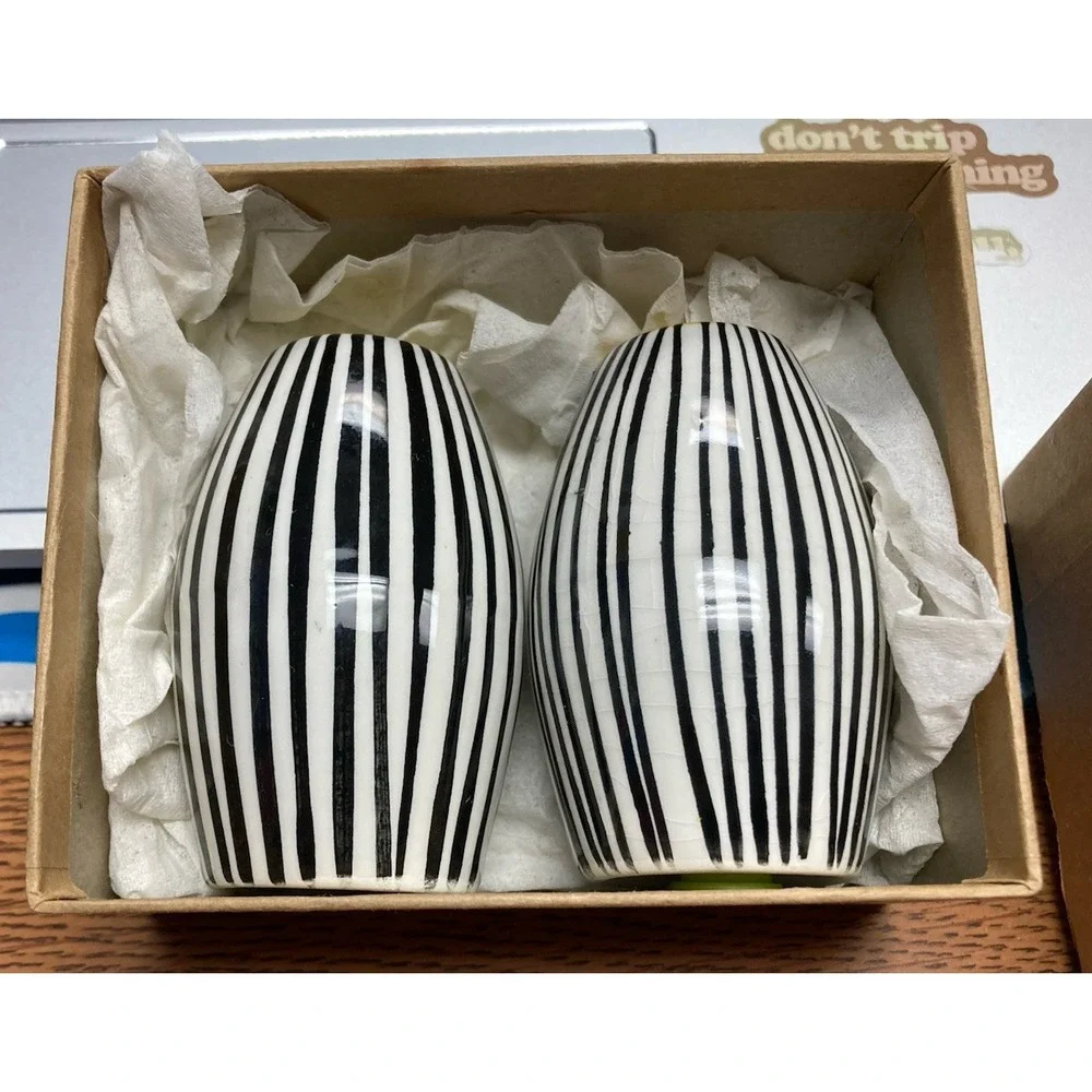 Vintage Secla Black & White Drum Style Salt & Pepper Shakers Portugal